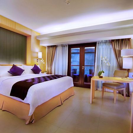Quest Hotel Kuta By Aston Exterior foto