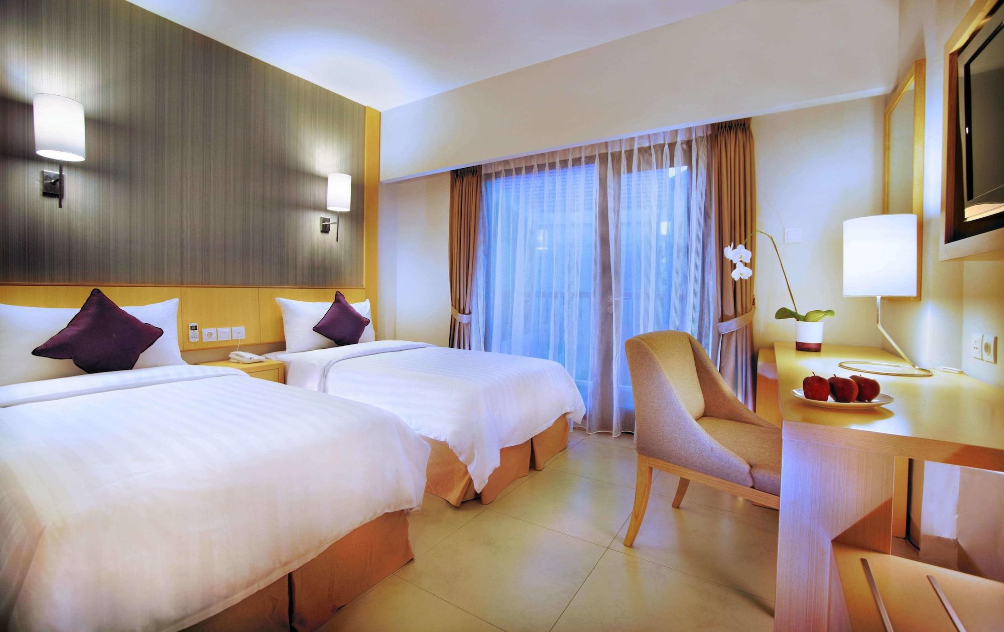 Quest Hotel Kuta By Aston Exterior foto