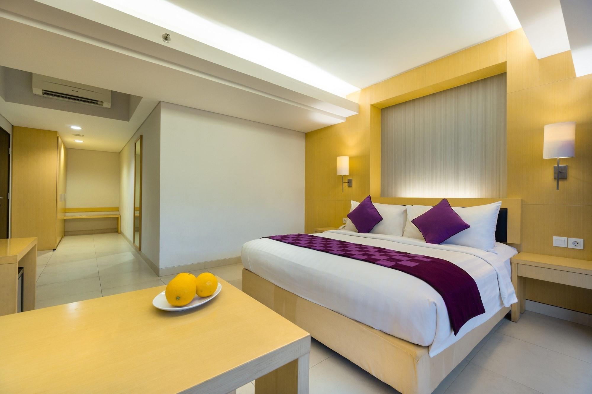 Quest Hotel Kuta By Aston Exterior foto