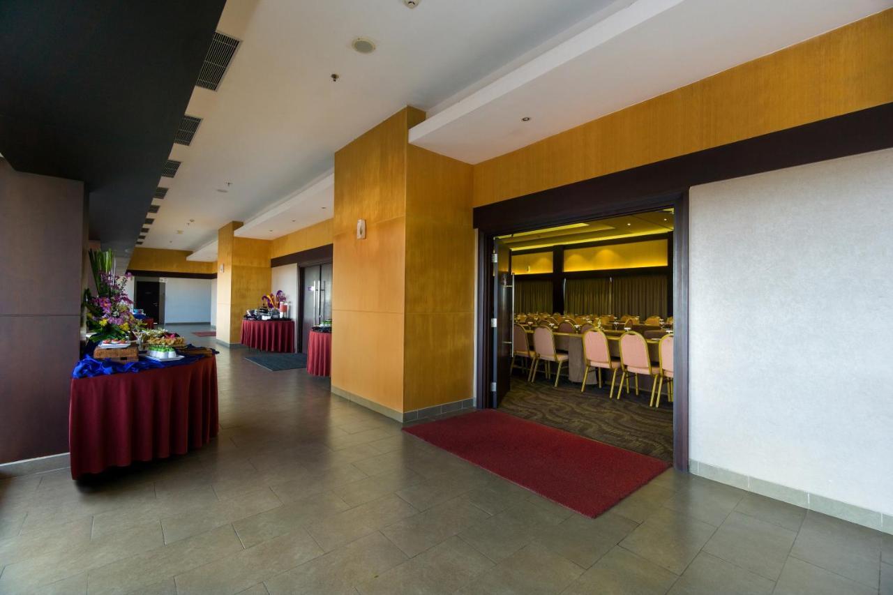 Quest Hotel Kuta By Aston Exterior foto
