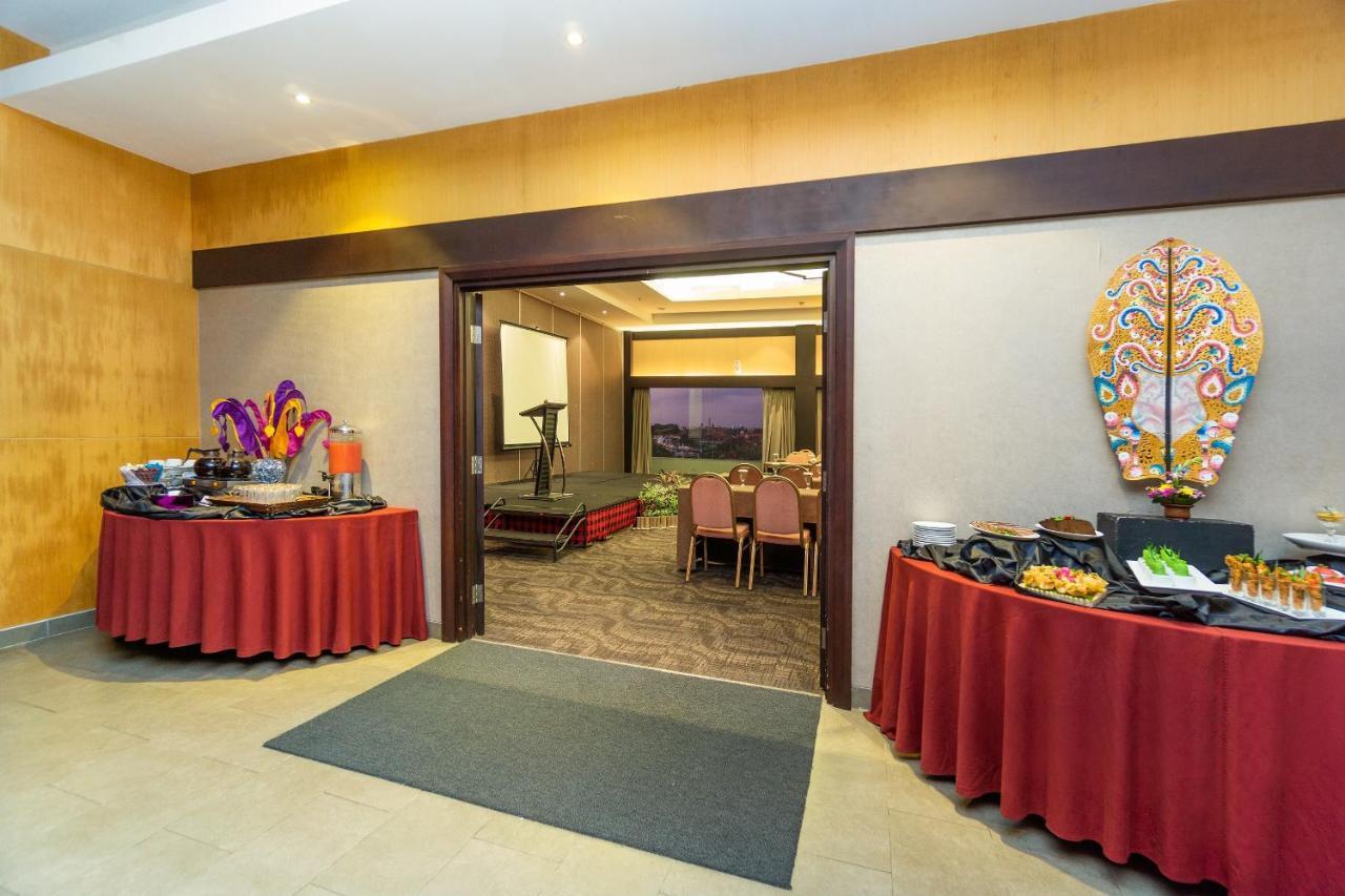 Quest Hotel Kuta By Aston Exterior foto