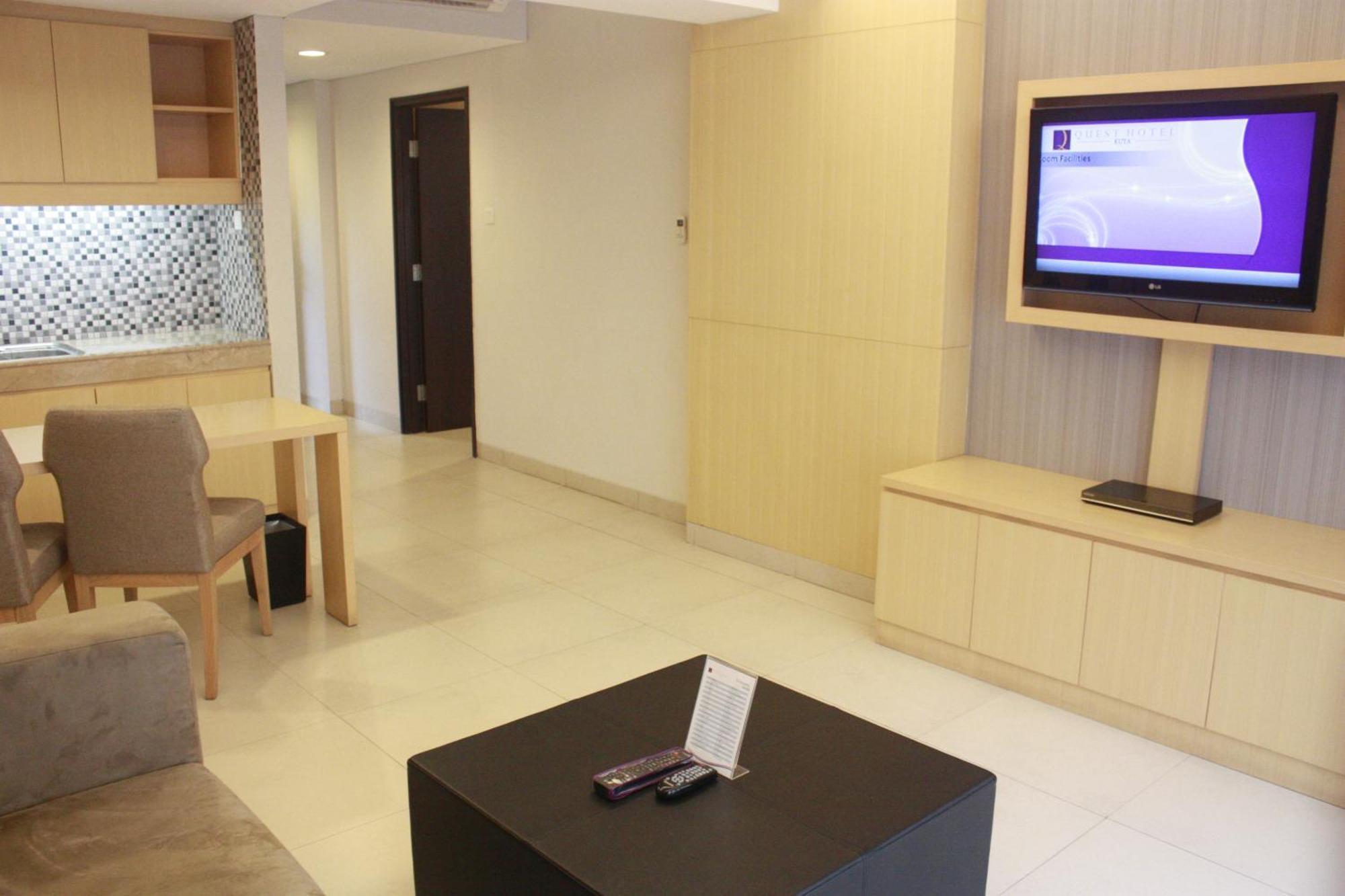 Quest Hotel Kuta By Aston Exterior foto