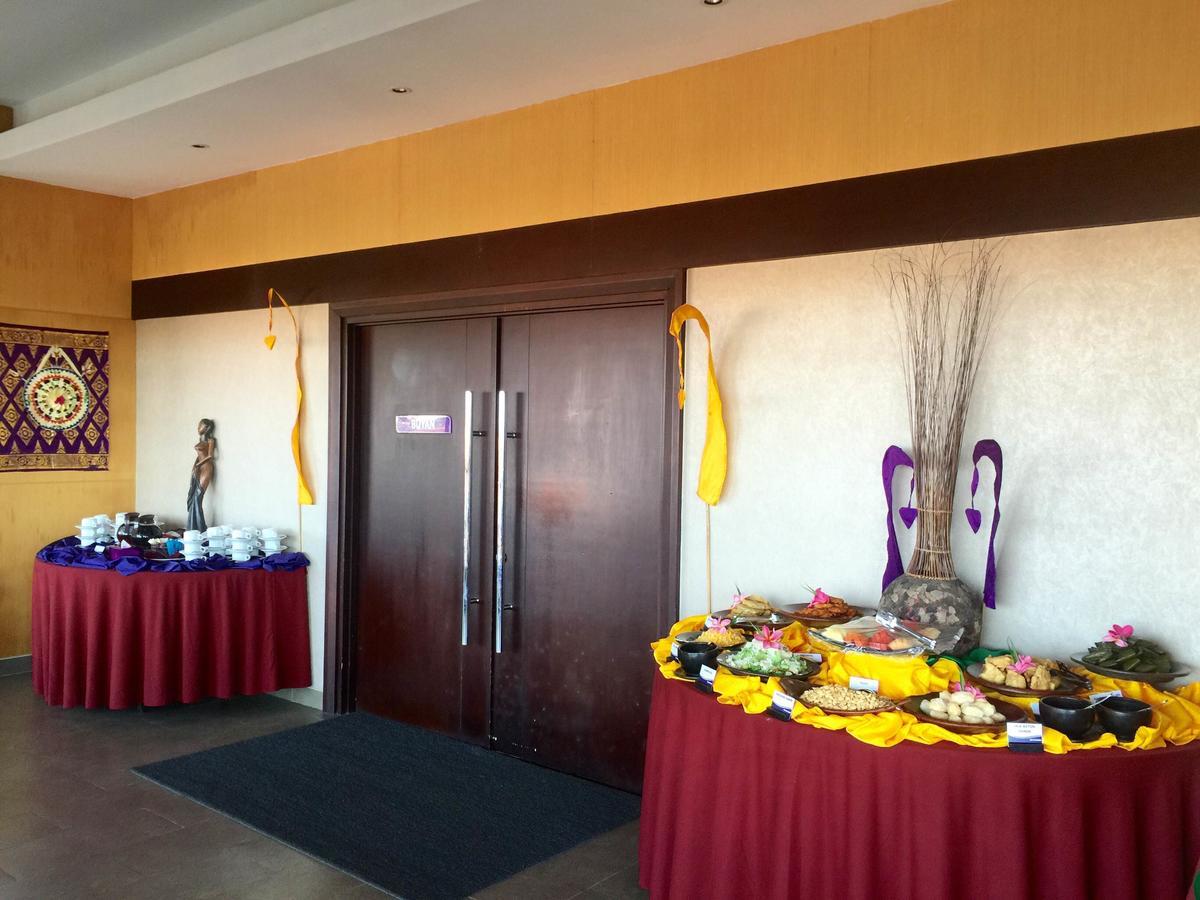 Quest Hotel Kuta By Aston Exterior foto