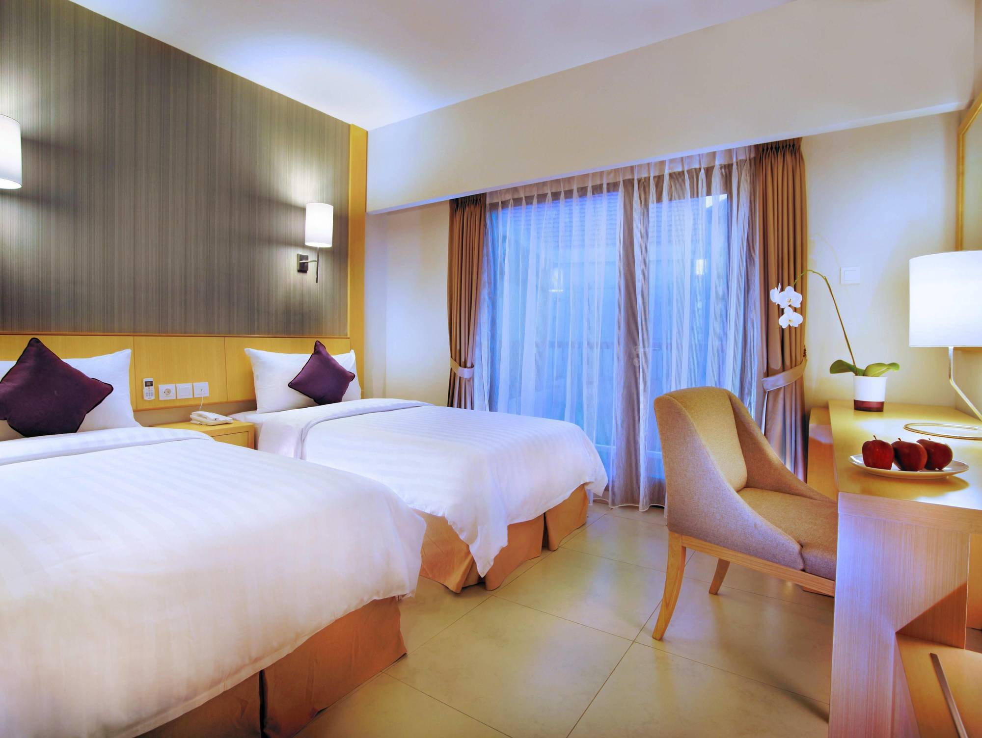 Quest Hotel Kuta By Aston Exterior foto