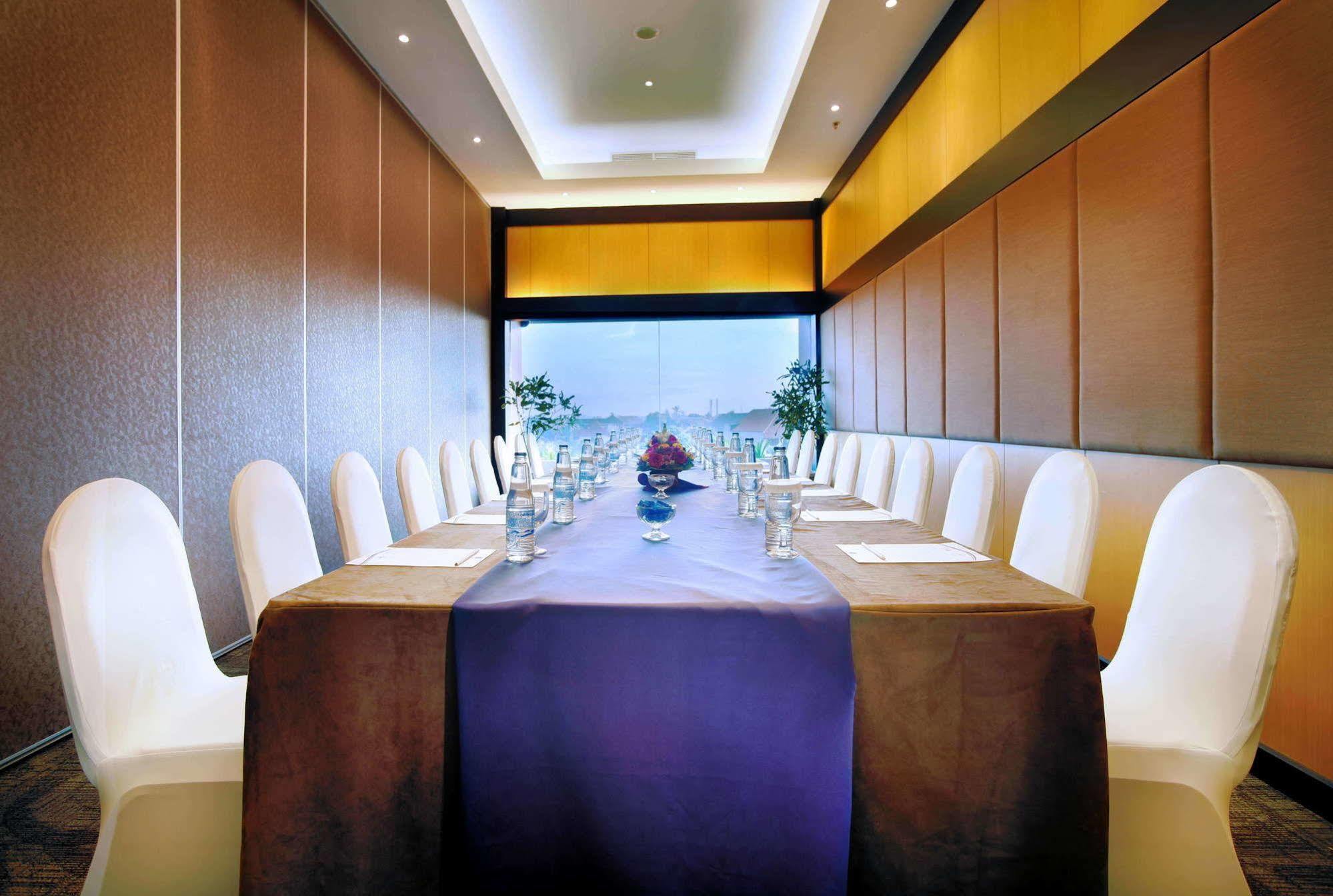 Quest Hotel Kuta By Aston Exterior foto