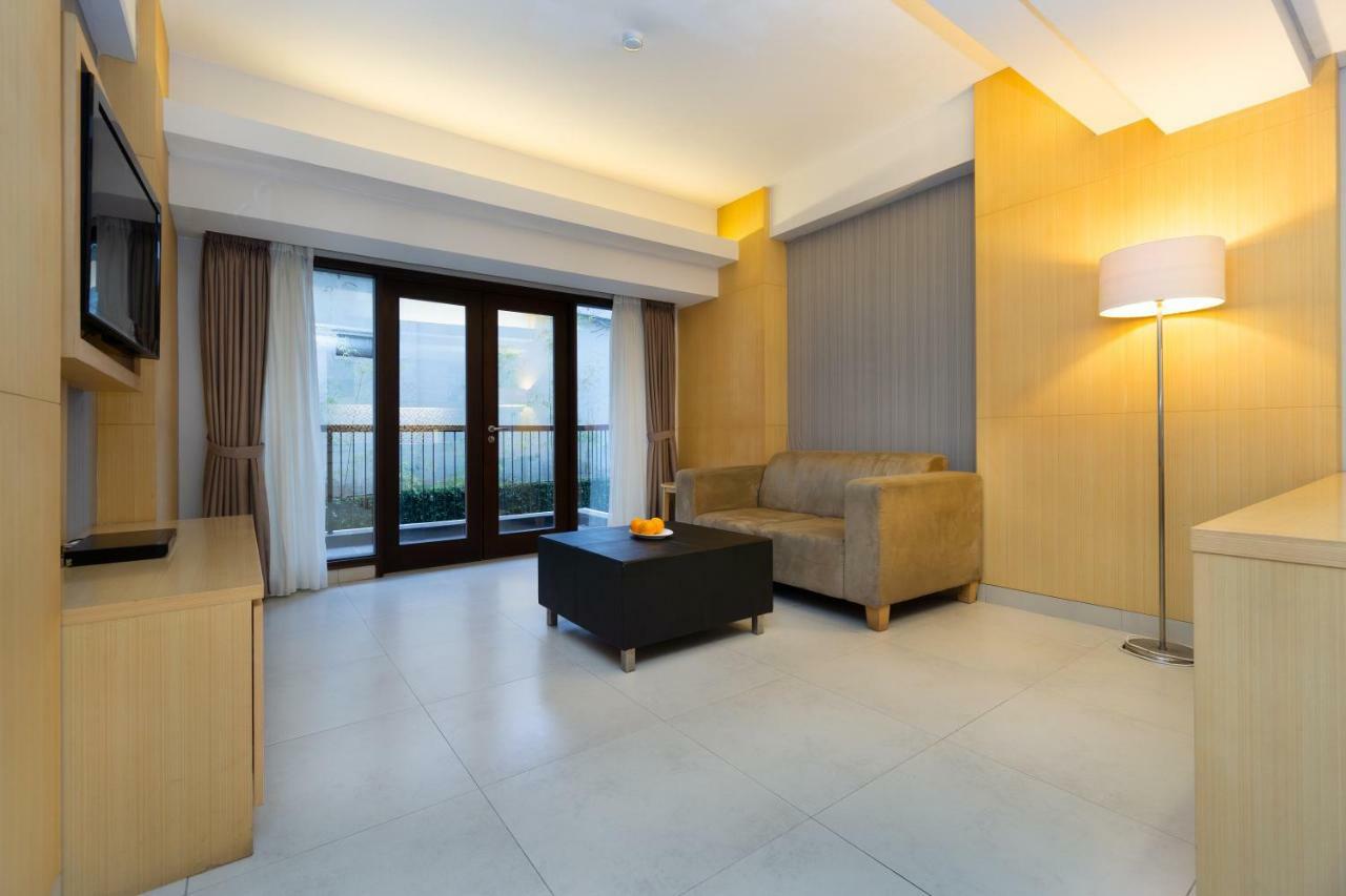 Quest Hotel Kuta By Aston Exterior foto
