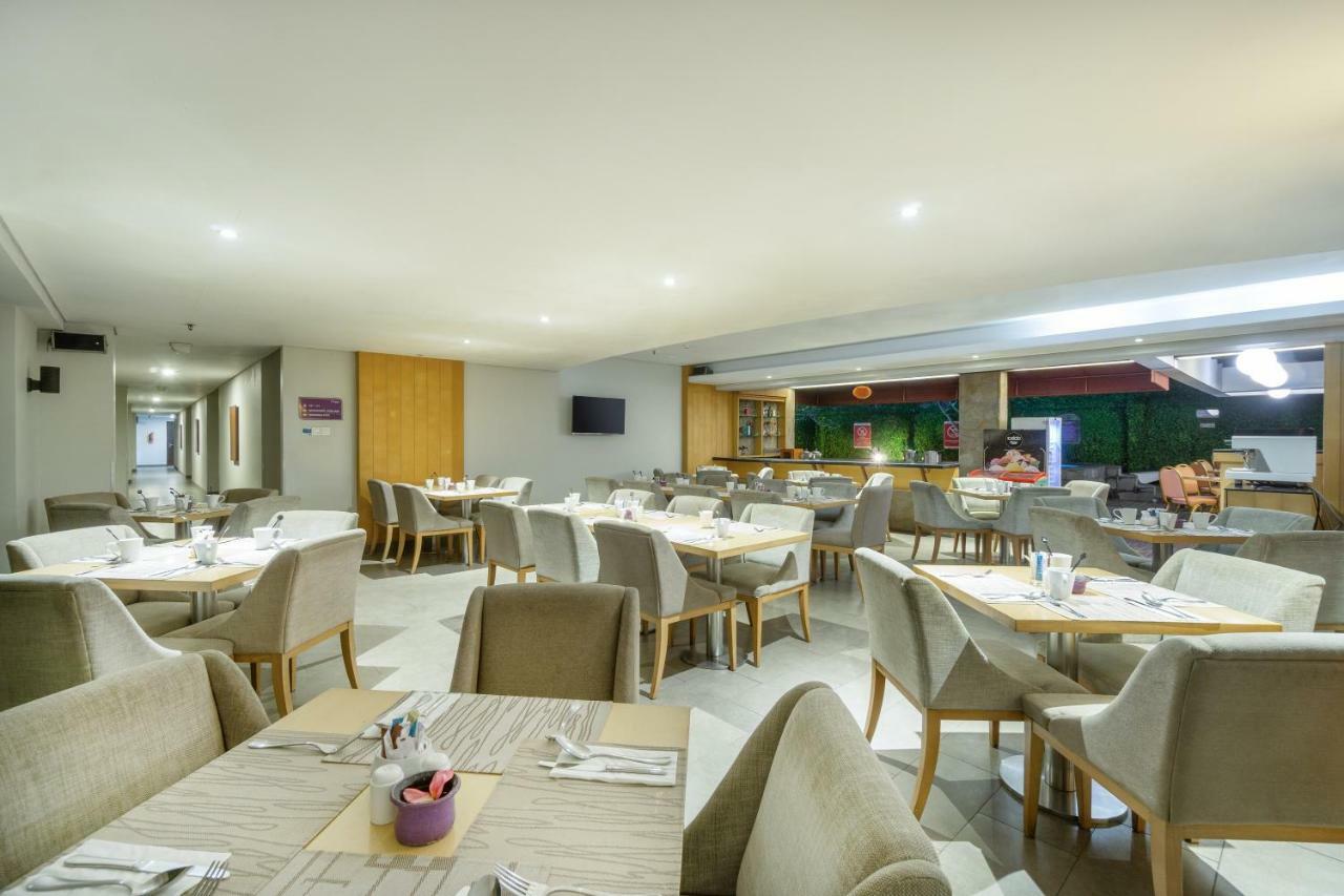 Quest Hotel Kuta By Aston Exterior foto